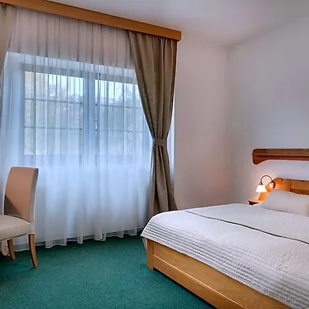 Oya Hotel 3*