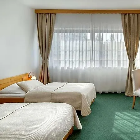 Hotel Oya 3*